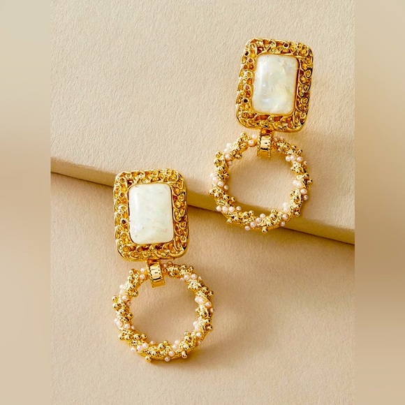 ✨🌈 Gold Square Drop Earrings 🌈✨ - Picture 3 of 14